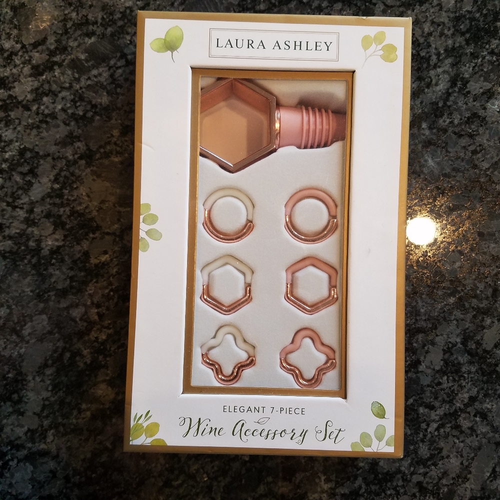 Laura Ashley Wine Accessories Set